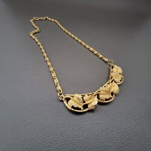 Vintage Italian Vineyard Revival Necklace Gold Tone Grape Leaf Byzantine Chain